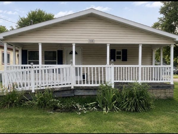 255 N Chestnut Avenue, Earlham, IA 50072