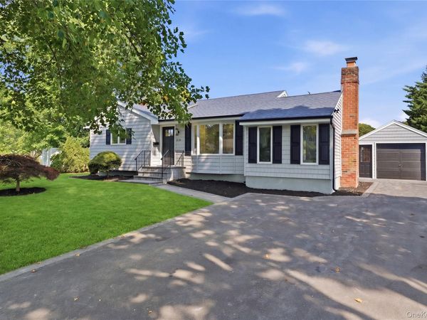 115 Bucknell Road , West Sayville, NY 11796