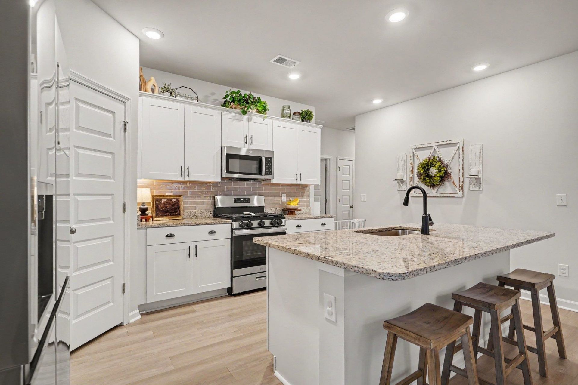 8108 Forest Edge Dr. Photo 10