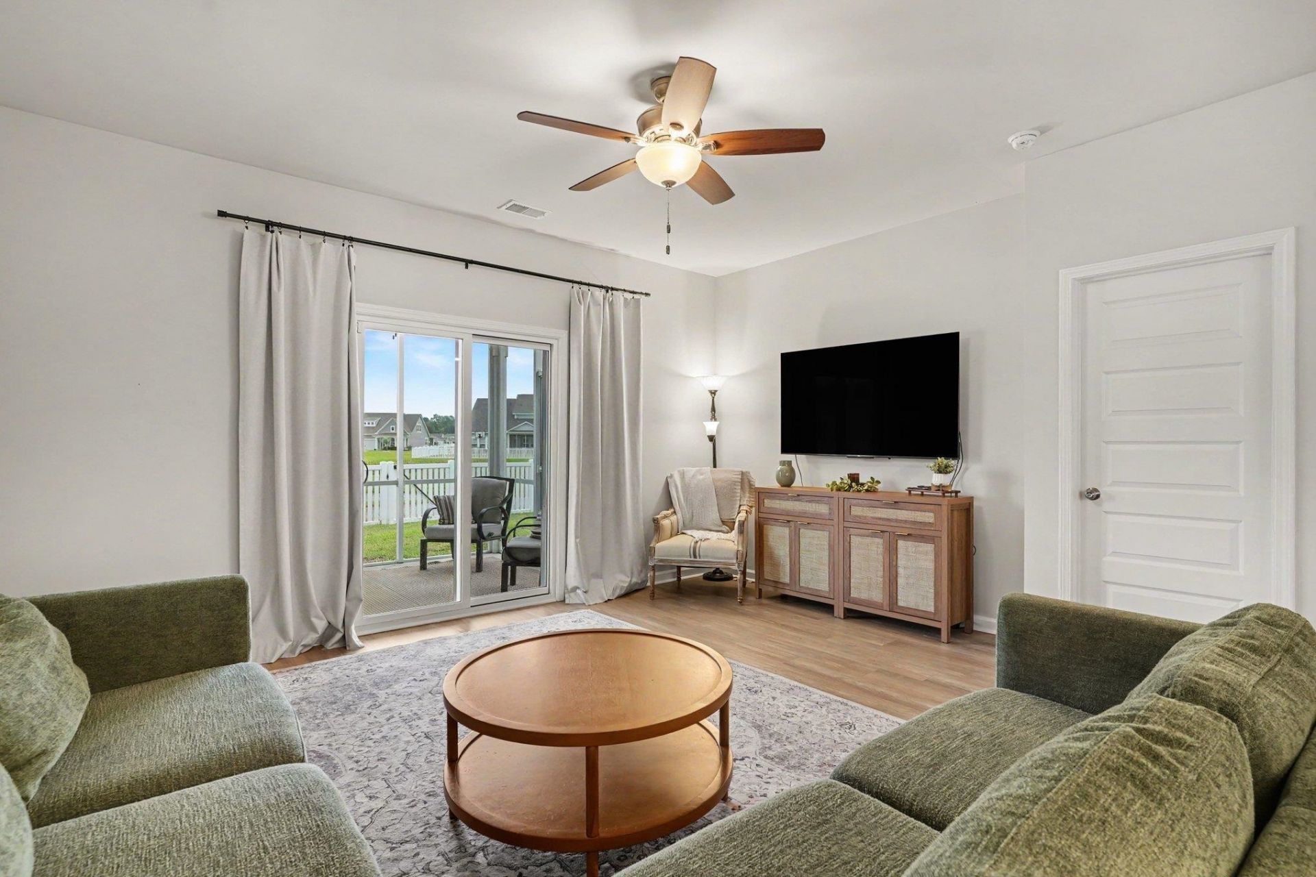 8108 Forest Edge Dr. Photo 4