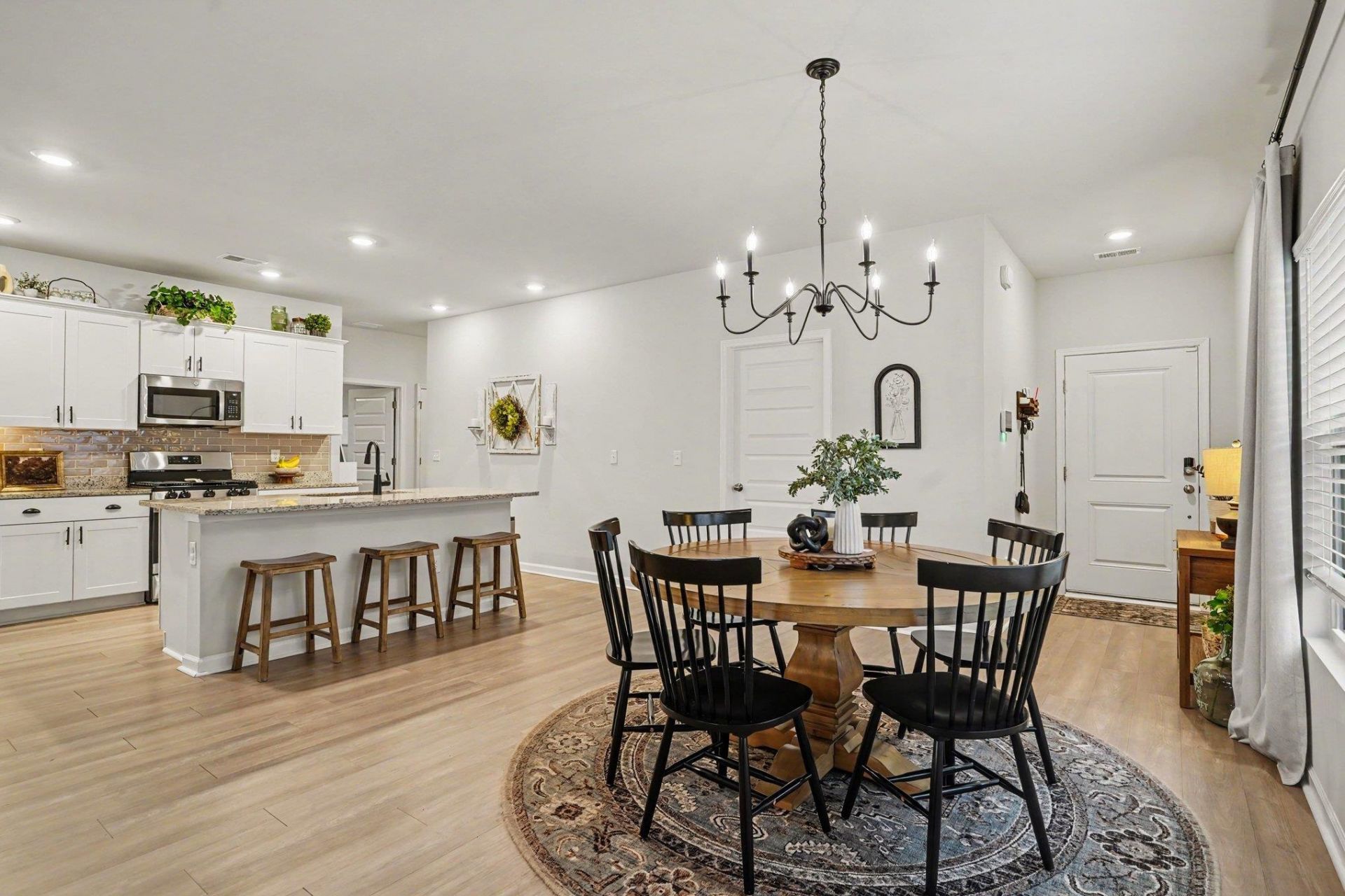 8108 Forest Edge Dr. Photo 8