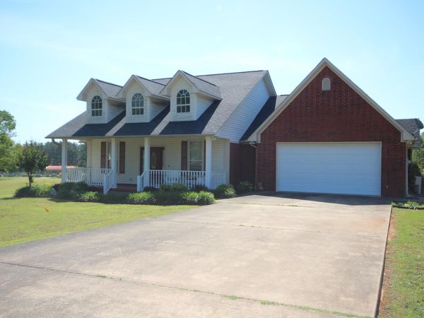 3 Elberta Avenue, Nashville, AR 71852