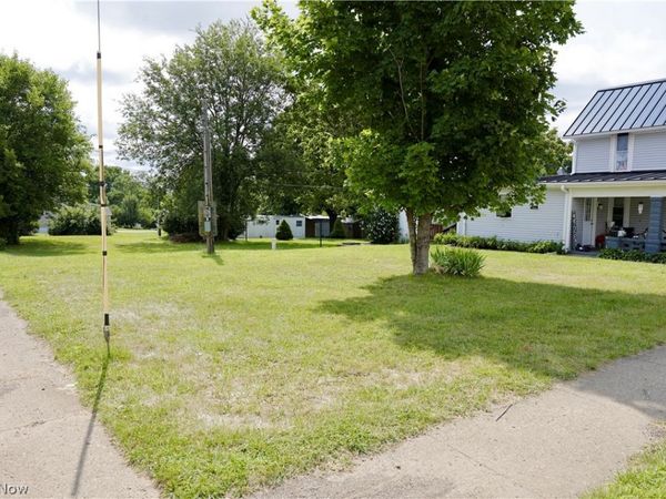 2 Market Street S, Martinsburg, OH 43037