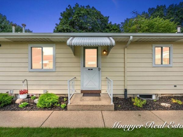 5895 Leisure South Drive SE, Grand Rapids, MI 49548