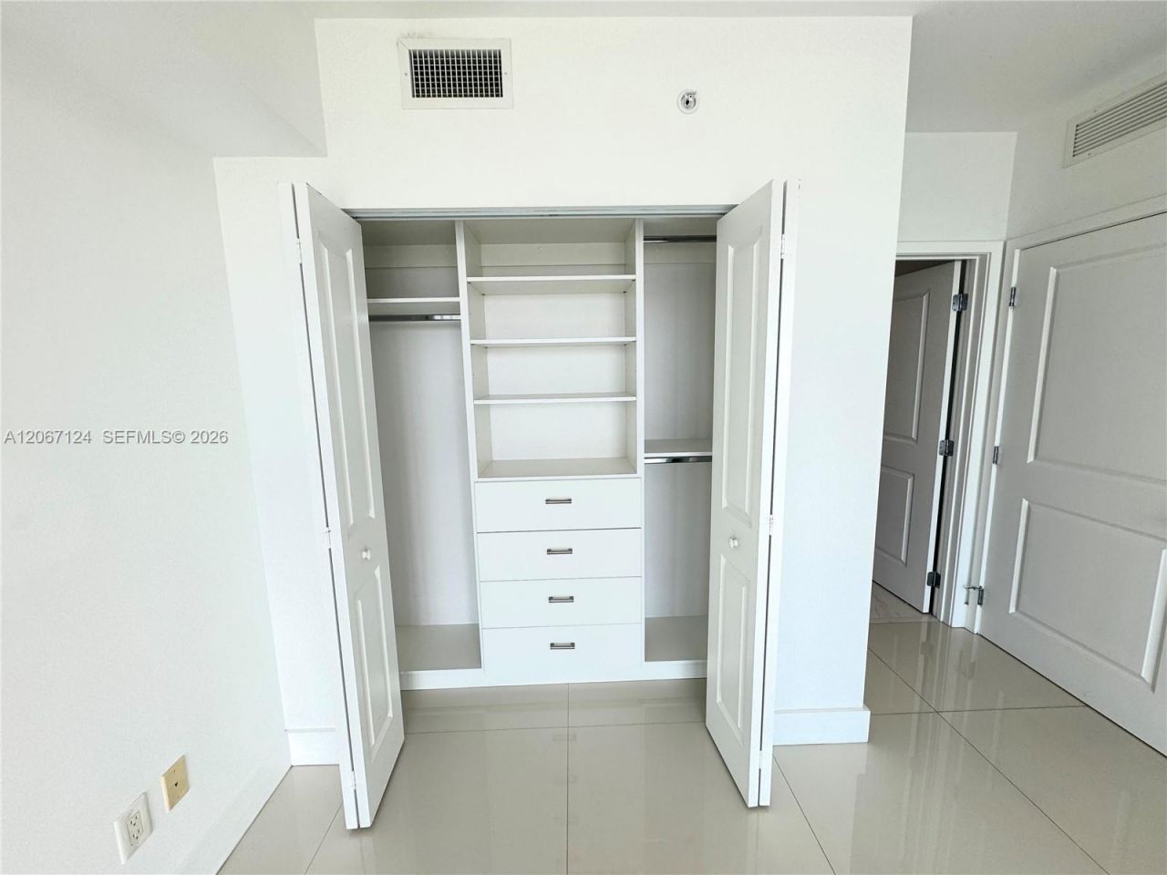 400 Sunny Isles Blvd , Unit 1221, Sunny Isles Beach, FL 33160 Photo