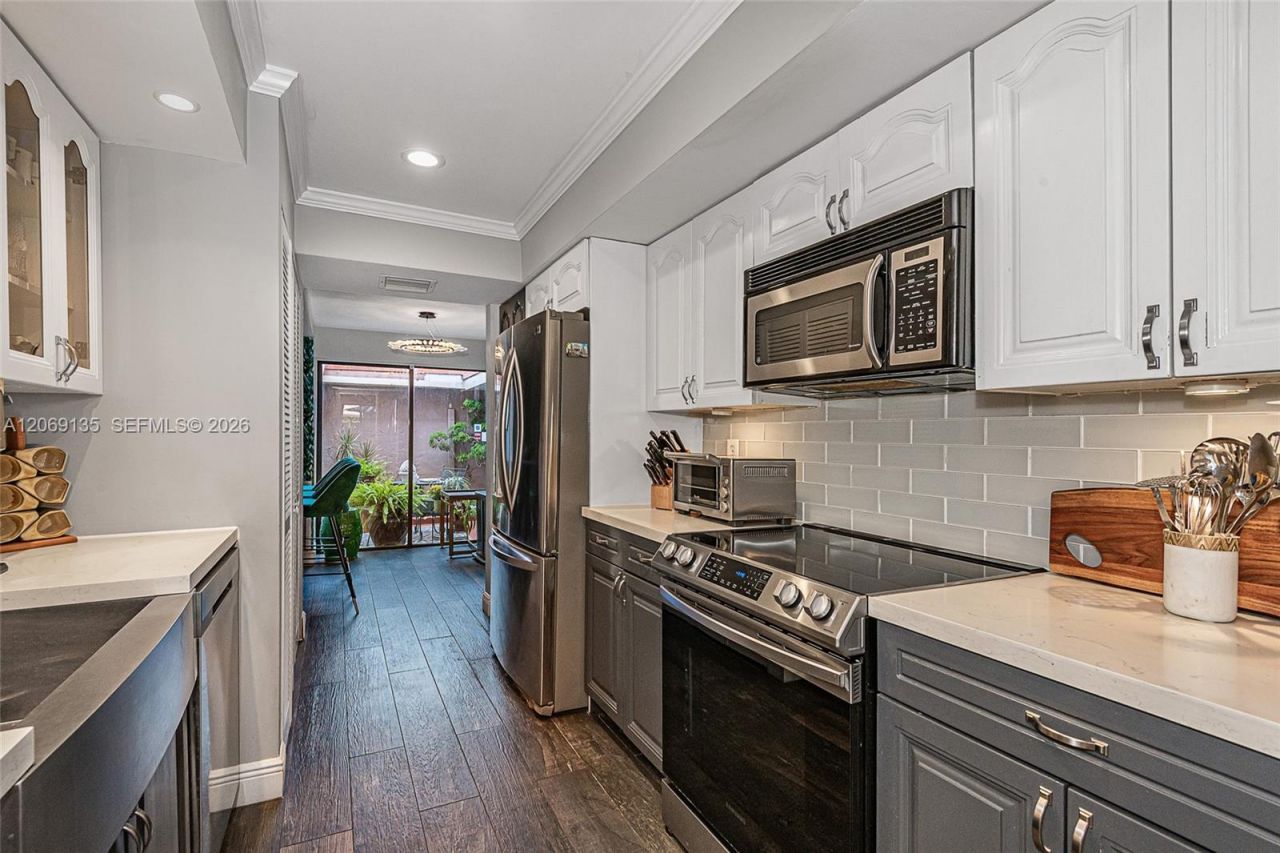 806 Saint Andrews Rd, Unit 13, Hollywood, FL 33021 Photo