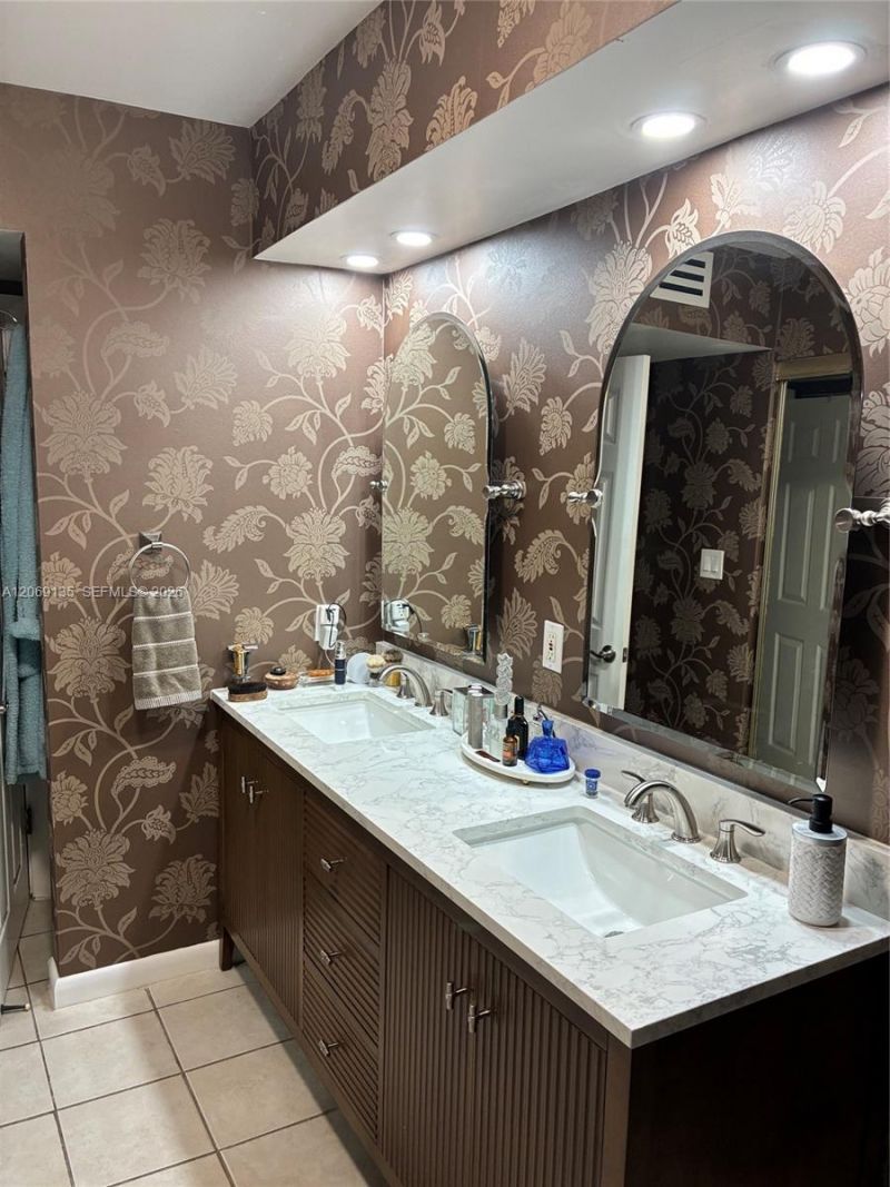 806 Saint Andrews Rd, Unit 13, Hollywood, FL 33021 Photo