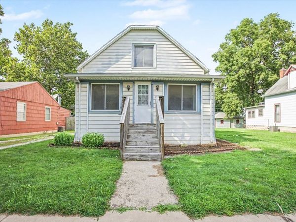 413 E Howard Street , Pontiac, IL 61764