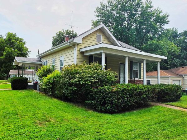 227 E Bennett Street, Salem, IL 62881