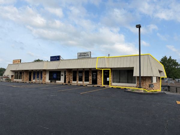 3416 BLACKHAWK Road, Unit 205, Rock Island, IL 61201