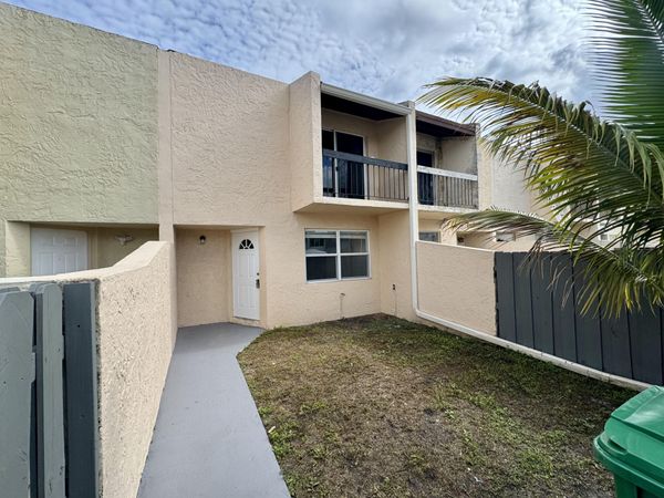 3662 SW 59TH Avenue, Unit 2, Davie, FL 33314