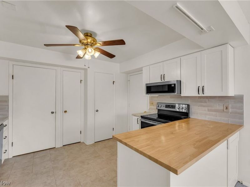 805 Tollis Parkway, Broadview Heights, OH 44147 Photo 10