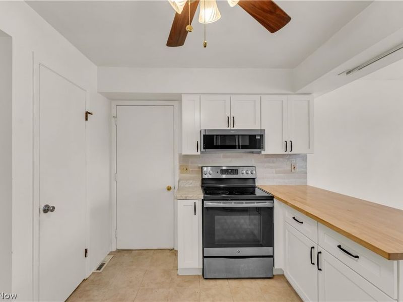 805 Tollis Parkway, Broadview Heights, OH 44147 Photo 12