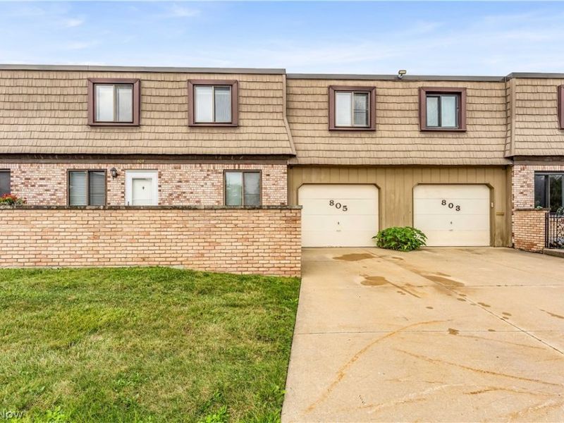 805 Tollis Parkway, Broadview Heights, OH 44147 Photo 2