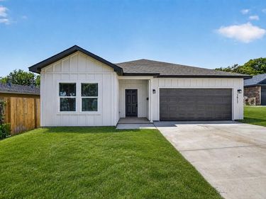 2817 Clinton Avenue, Fort Worth, TX 76106