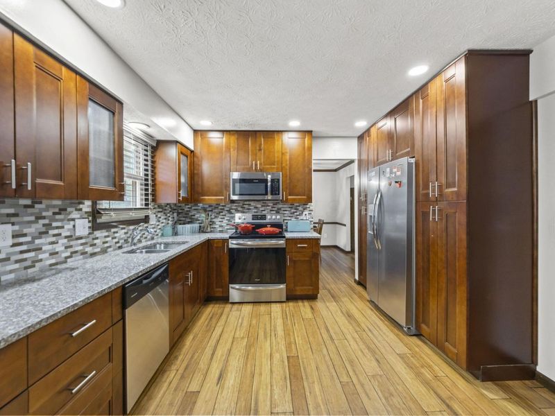 1099 Melinda Drive, Westerville, OH 43081 Photo 12