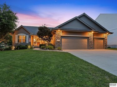 1368 S 196th Street, Omaha, NE 68130