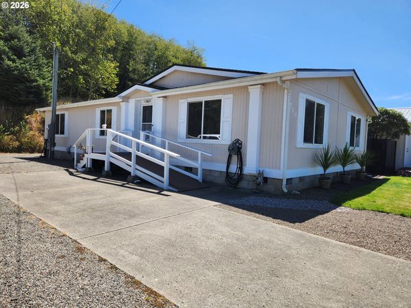 710 CLEARLAKE AVE, Winchester Bay, OR 97467