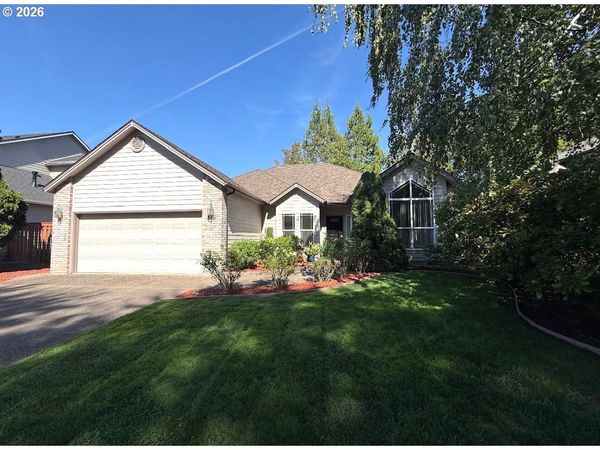 432 LAKEFAIR CIR, Keizer, OR 97303
