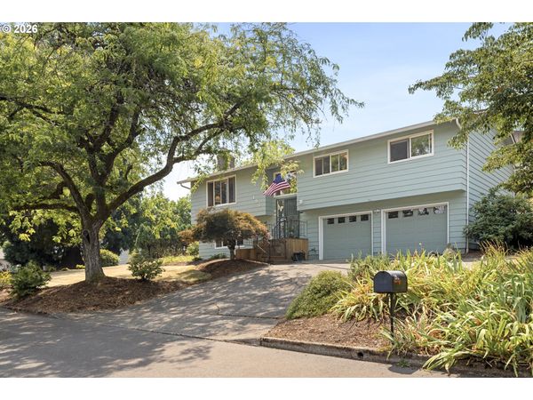 192 NW CANYON DR, Dundee, OR 97115