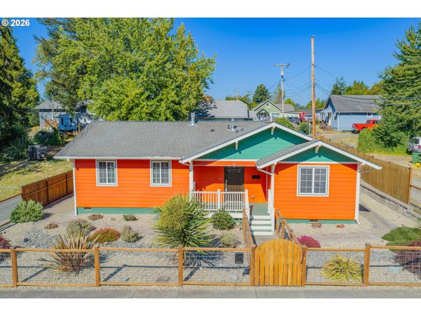 869 N COLLIER ST, Coquille, OR 97423