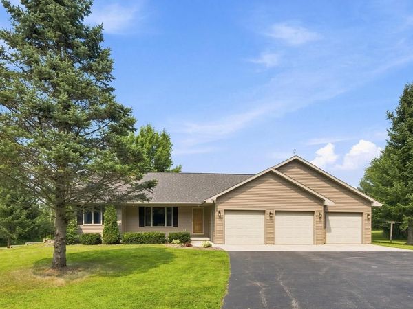 1075 KIM LANE, Little Suamico, WI 54141