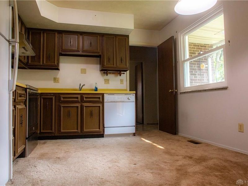 5184 Seville Drive, Englewood, OH 45322 Photo 9