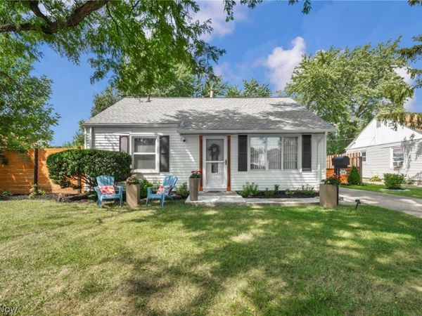 15742 Leigh Ellen Avenue, Cleveland, OH 44135