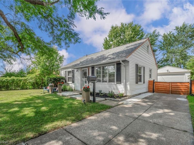 15742 Leigh Ellen Avenue, Cleveland, OH 44135 Photo 3
