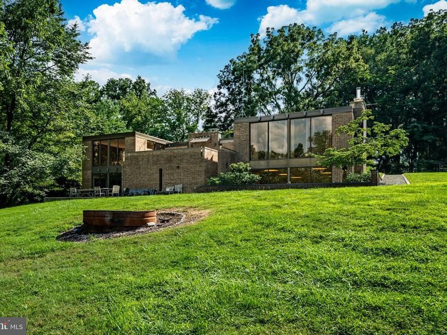 857 Briarwood Road, Newtown Square, PA 19073 Main Photo