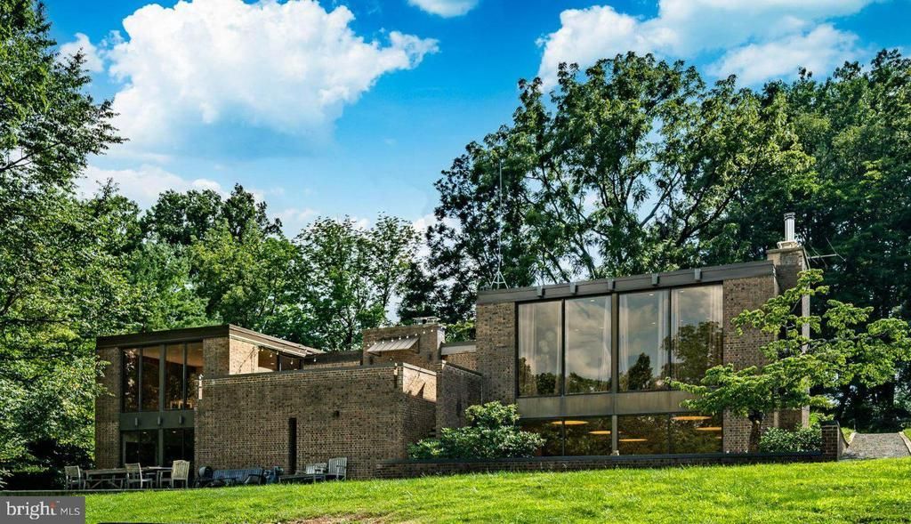 857 BRIARWOOD ROAD, NEWTOWN SQUARE, PA 19073