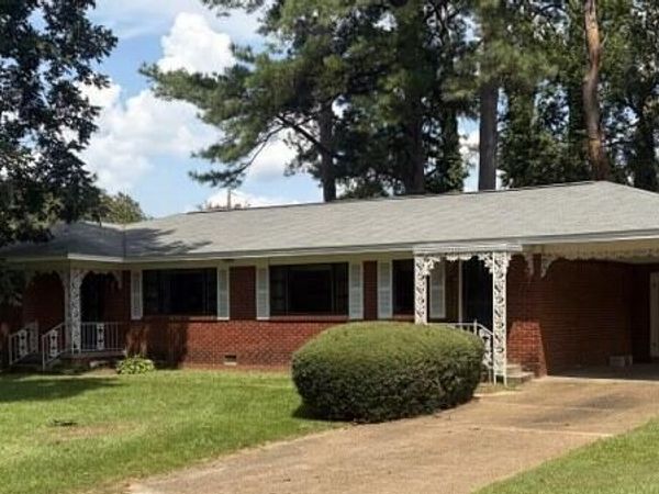 122 Pecan Ave., Nettleton, MS 38858