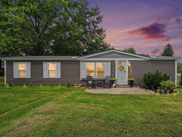 100 W Dutch Street, Wolcottville, IN 46795