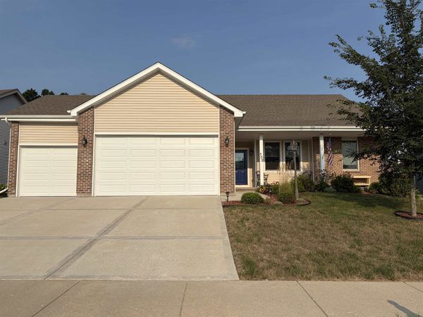 702 Merlot Lane, Cambridge, WI 53523