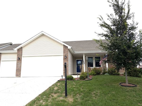 702 Merlot Lane, Cambridge, WI 53523