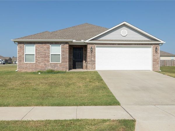 2701 Bauer Street , Pea Ridge, AR 72751