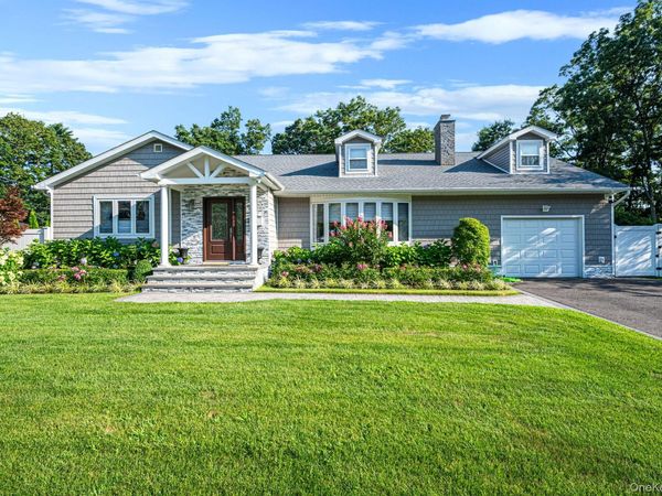 61 Lauren Avenue , Dix Hills, NY 11746