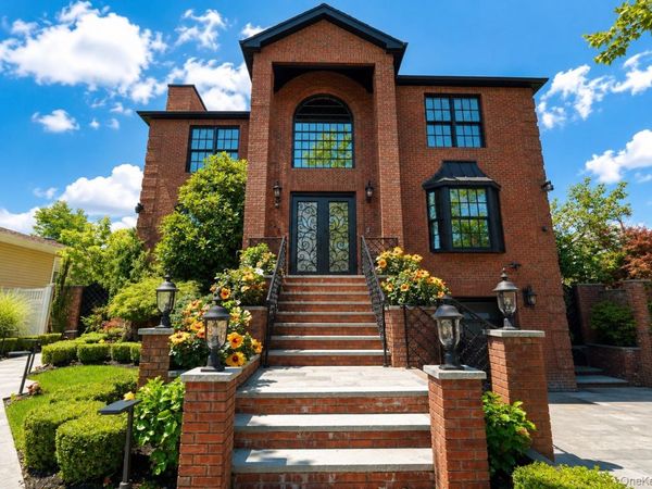 28 Durges Street , Staten Island, NY 10304