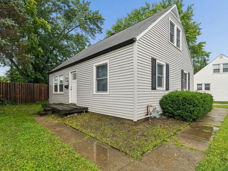 348 Yarmouth Lane, Columbus, OH 43228 Photo 4