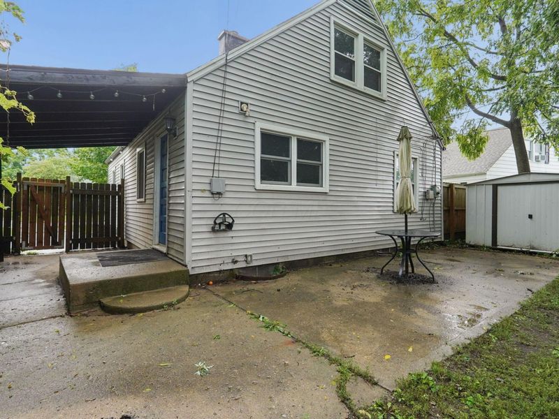 348 Yarmouth Lane, Columbus, OH 43228 Photo 6