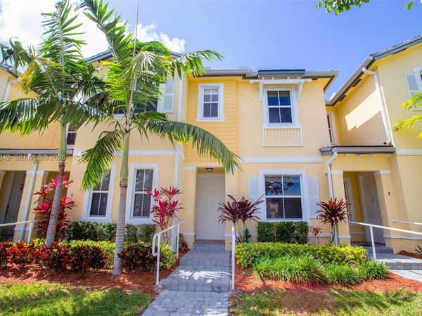132 SE 28th Pl , Homestead, FL 33033