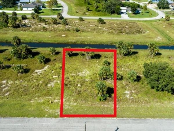 0 Saturn Loop , Labelle, FL 33935
