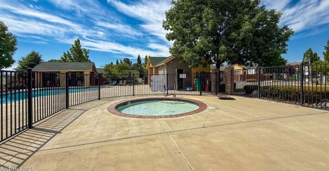 5659 Hunting Creek Way, Sparks, NV 89436 Photo