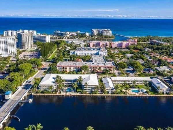 1000 SPANISH RIVER Road, Unit 2P, Boca Raton, FL 33432