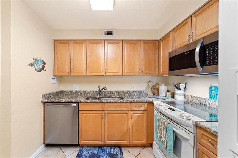 1000 Spanish River Road, Unit 2P, Boca Raton, FL 33432 Photo
