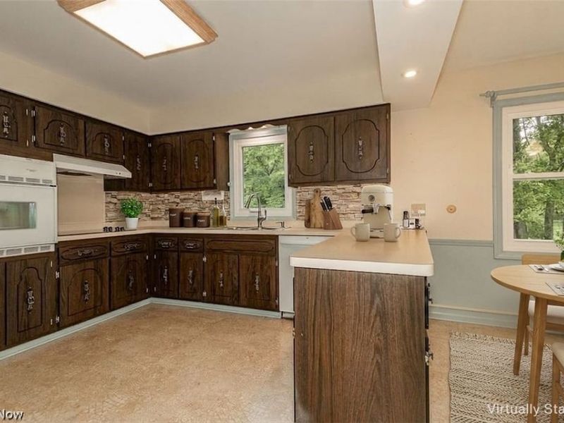 6555 Creekside Trail, Solon, OH 44139 Photo 12