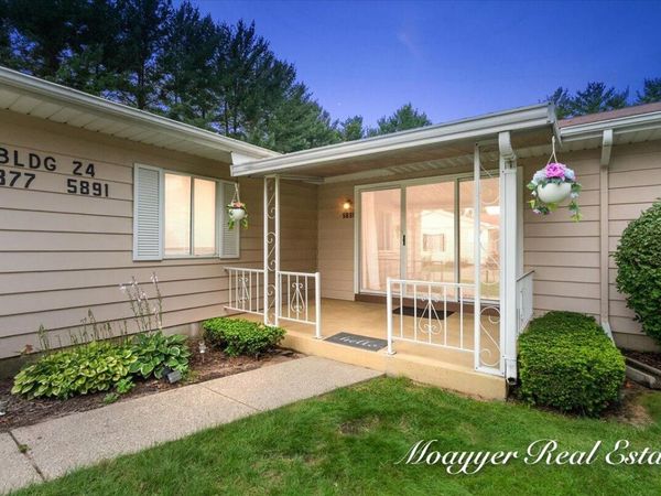 5891 Leisure S Drive SE, Grand Rapids, MI 49548