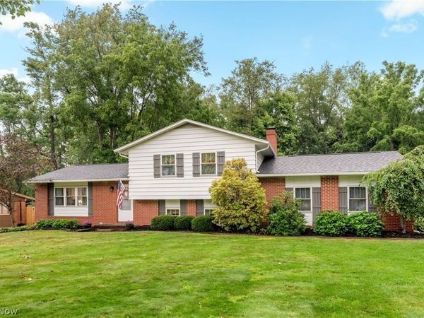 1341 Applegrove Street NE, Canton, OH 44721