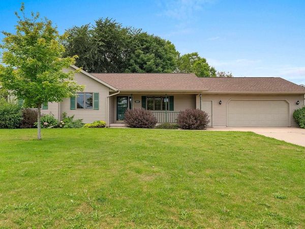 1525 PARKVIEW DRIVE, New London, WI 54961
