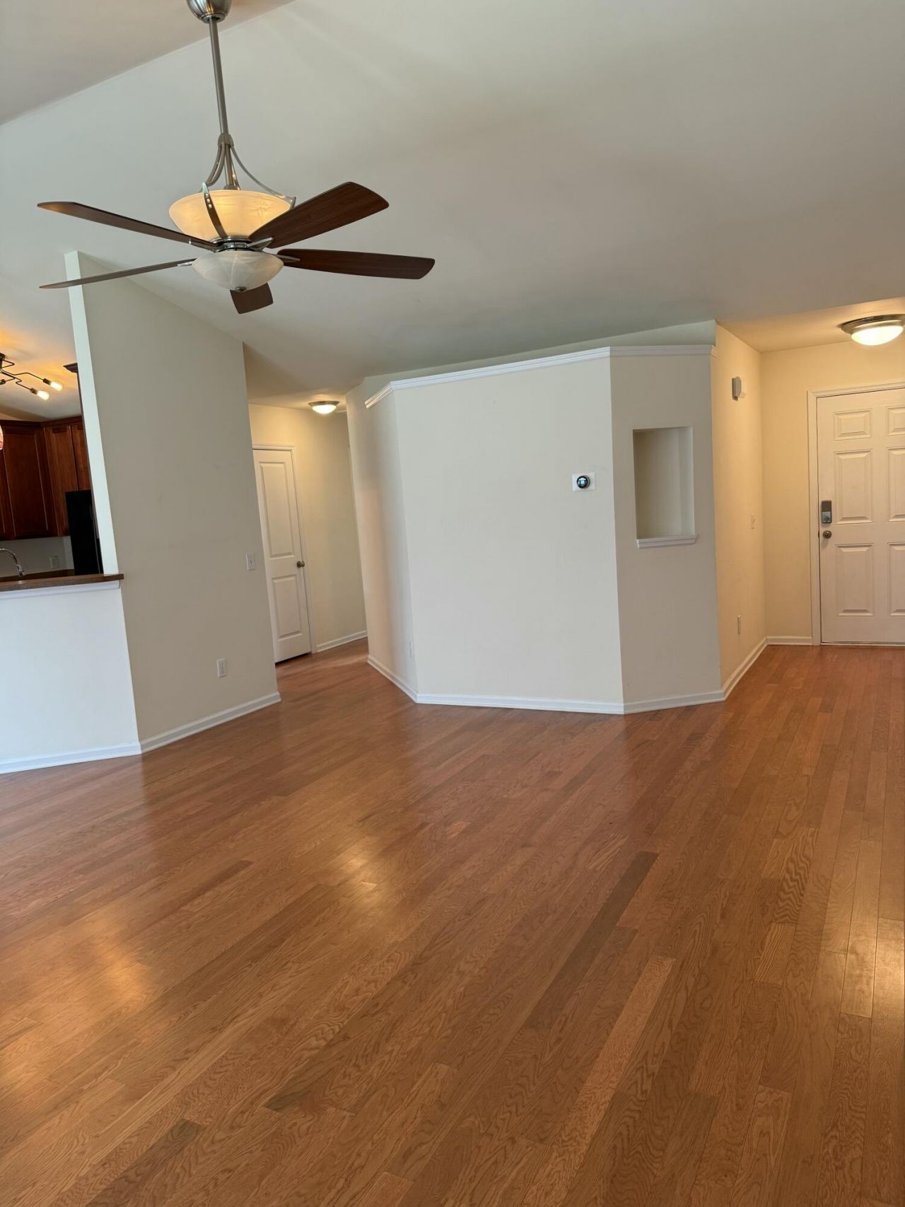 3382 Middlesboro Avenue Photo 13